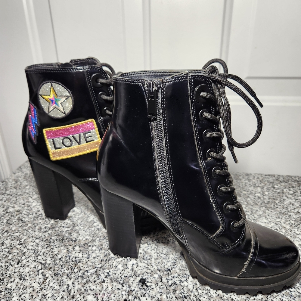 Aldo Funky Love Lightening Star Patches Black Lug Heeled Combat Boots Size 7.5